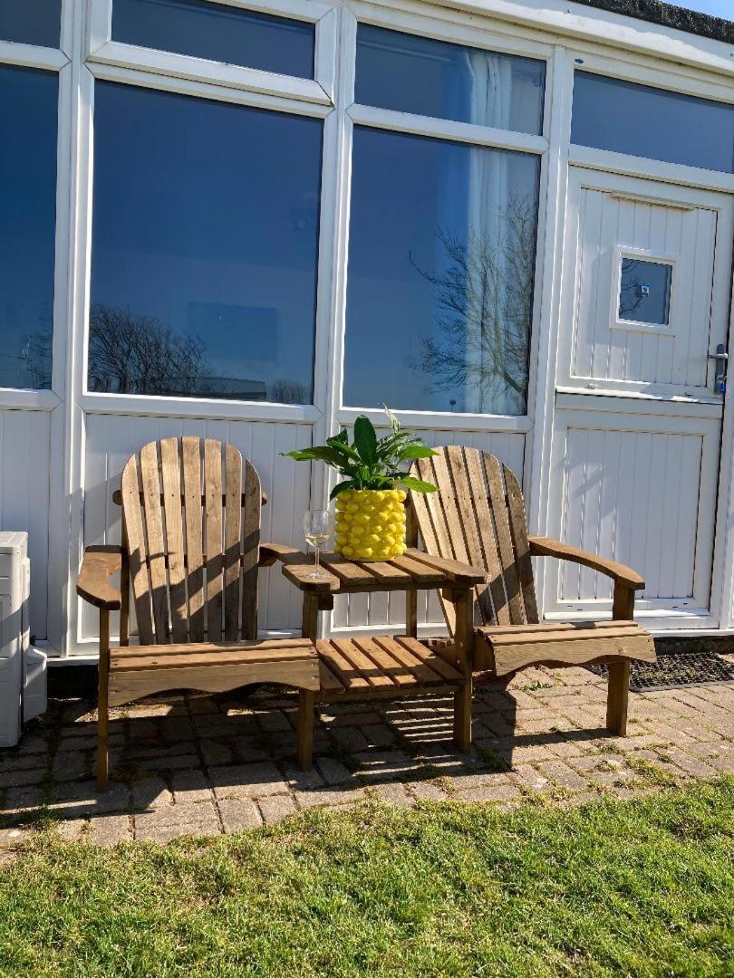 Chalet K118 - The Sand Beach Camber Exteriör bild